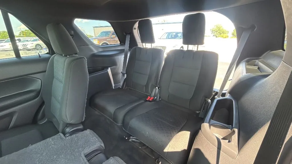2015 Ford Explorer XLT - Photo 25