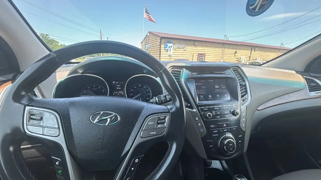 Hyundai Santa Fe XL photo 17