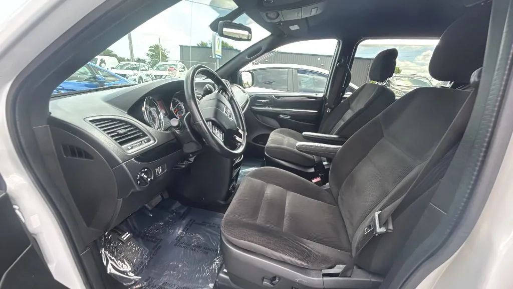 Dodge Grand Caravan photo 22