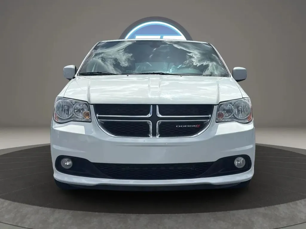 Dodge Grand Caravan photo 4