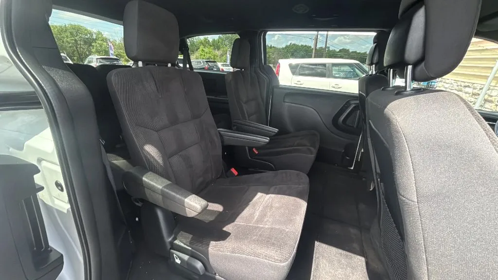 Dodge Grand Caravan photo 8