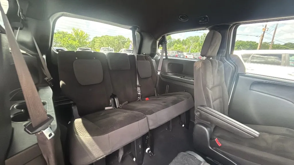 Dodge Grand Caravan photo 14