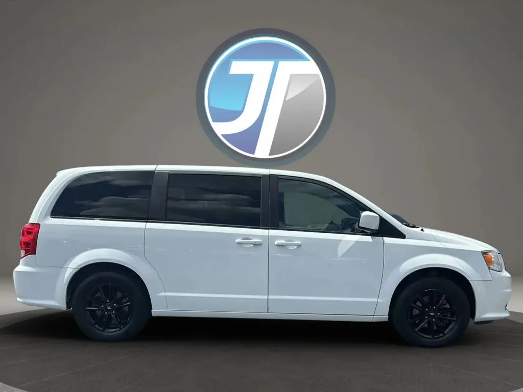 Dodge Grand Caravan photo 7