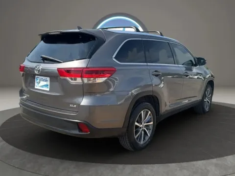 Another view of 2019 Toyota Highlander XLE Sport Utility 4D for sale in Broken Arrow, OK at JT Wholesale Auto, Inc.