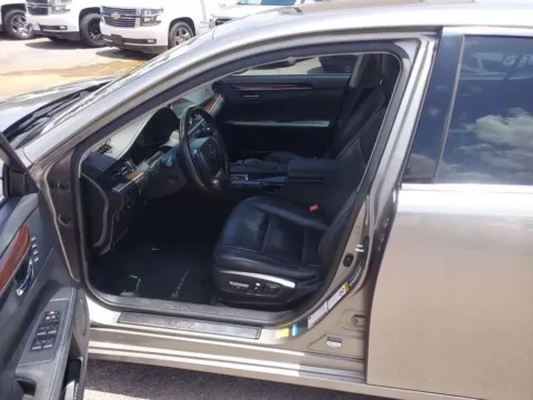 Photos of 2015 Lexus ES 350 Sedan 4D for sale in Broken Arrow, OK at JT Wholesale Auto, Inc.