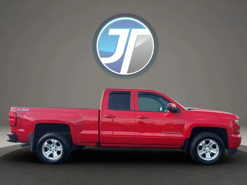 Chevrolet Silverado photo 7