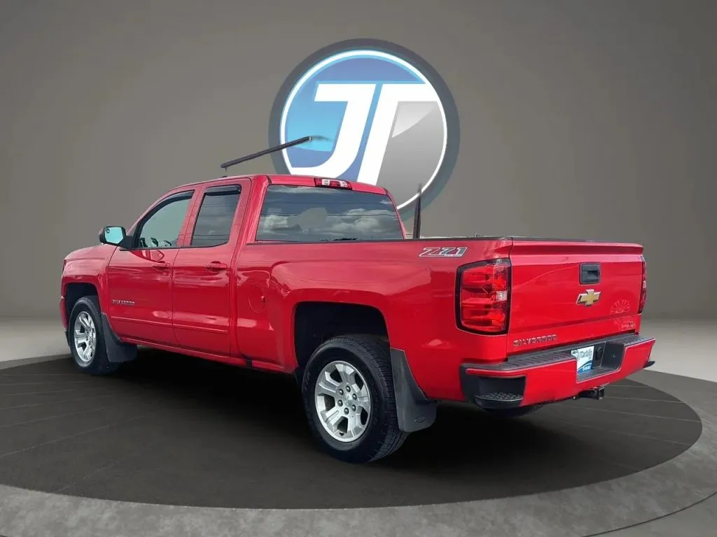 Chevrolet Silverado photo 15