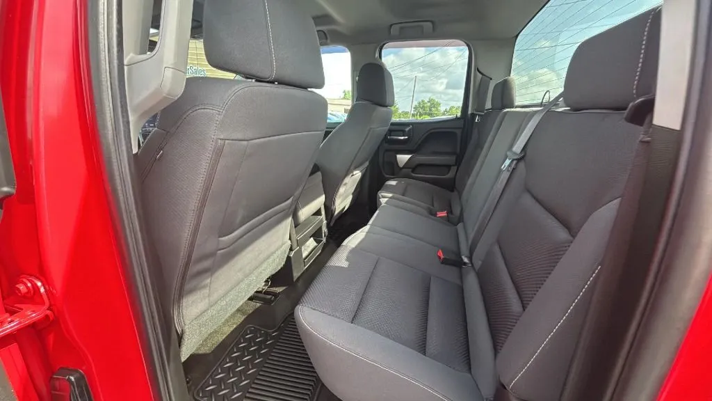 Chevrolet Silverado photo 26