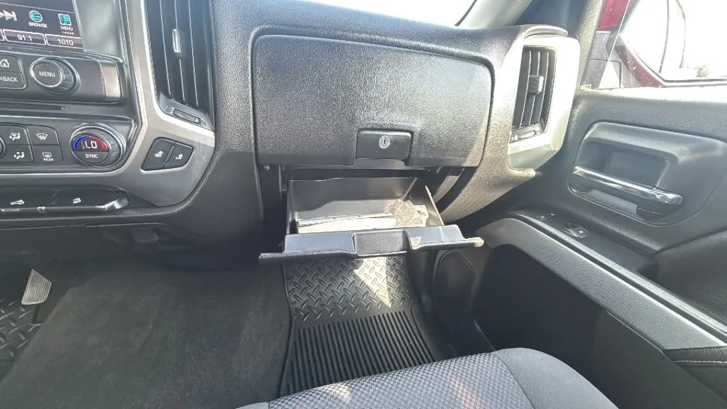 Chevrolet Silverado photo 14