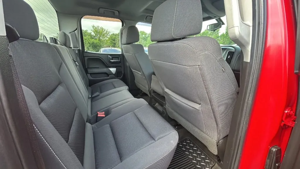 Chevrolet Silverado photo 25