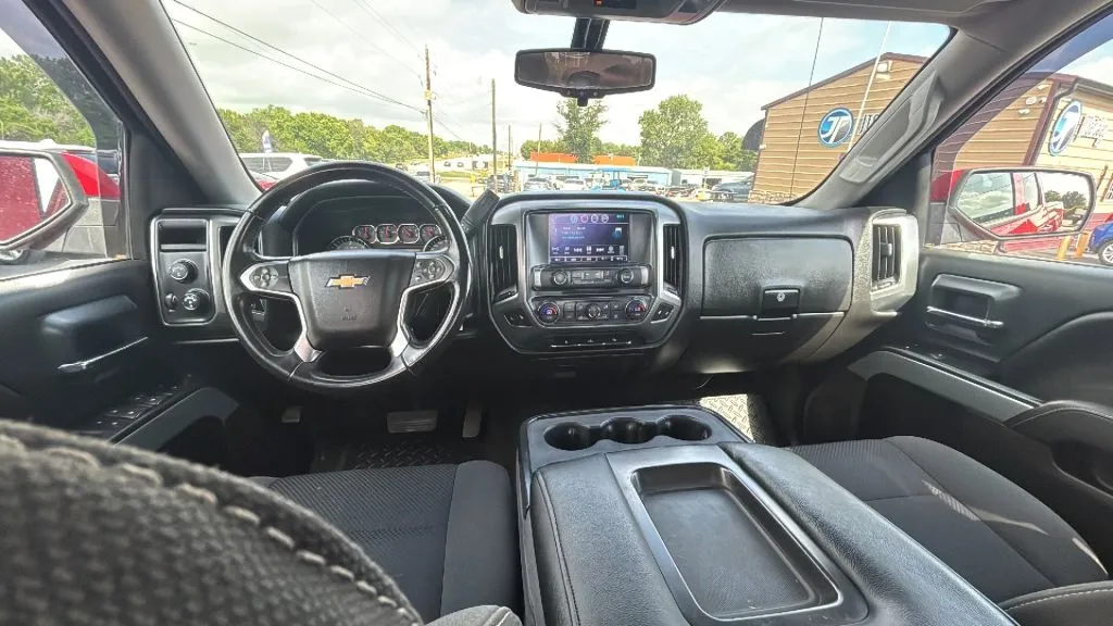 Chevrolet Silverado photo 24