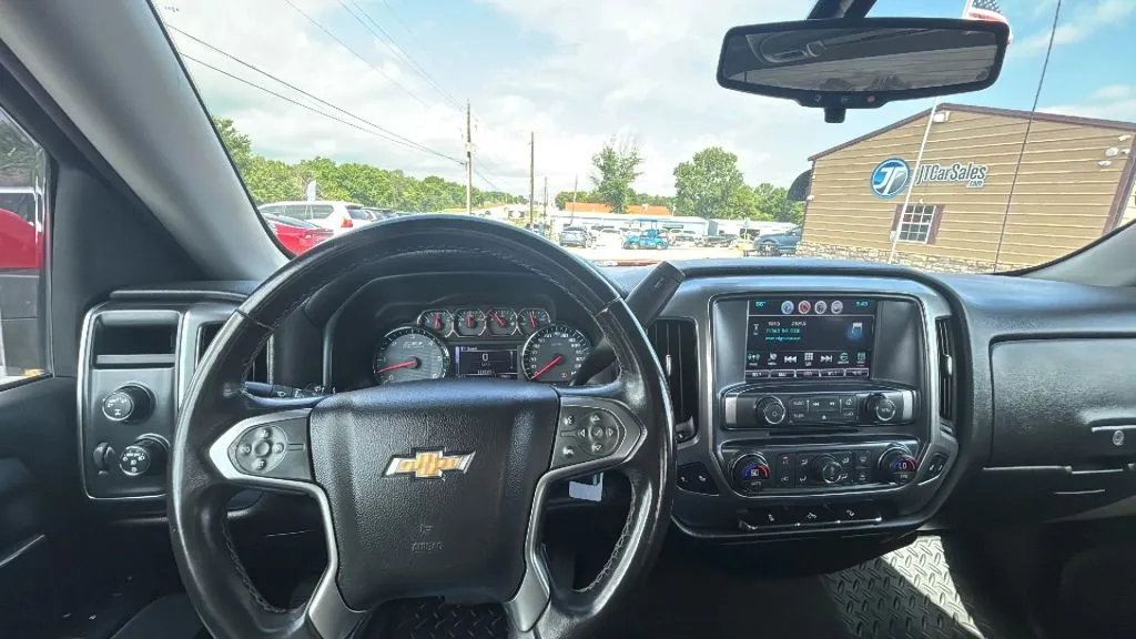 Chevrolet Silverado photo 8