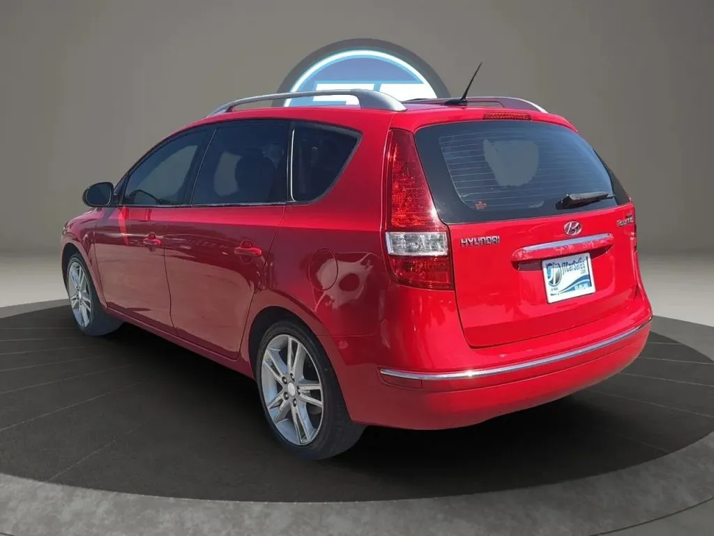 Hyundai Elantra photo 5