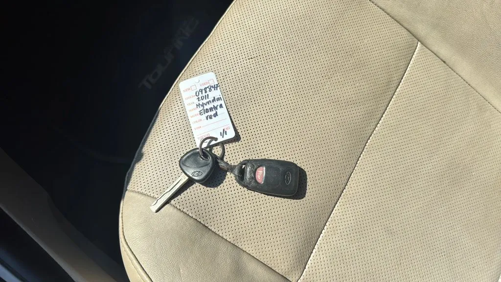 Hyundai Elantra photo 33