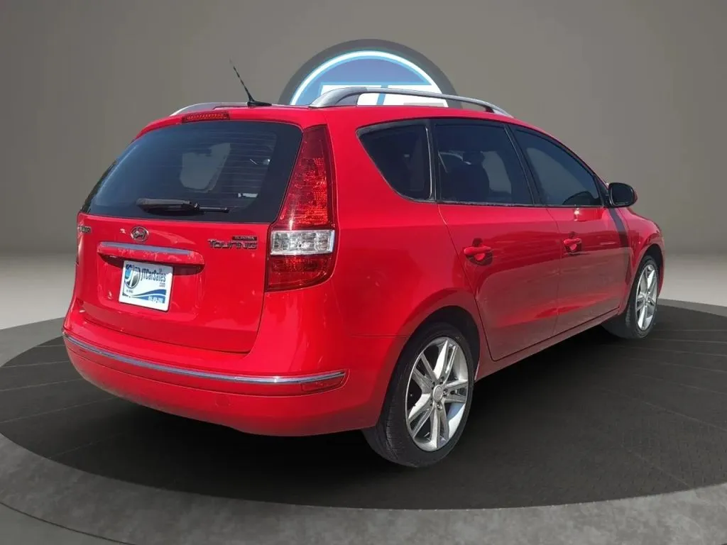 Hyundai Elantra photo 3