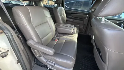Photos of 2014 Honda Odyssey Touring Minivan 4D for sale in Broken Arrow, OK at JT Wholesale Auto, Inc.