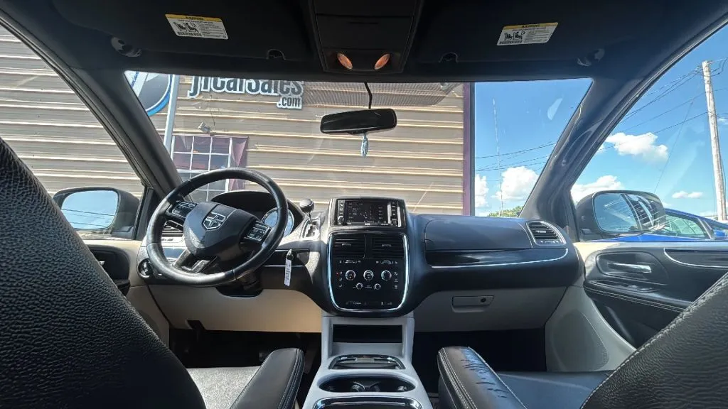 Dodge Grand Caravan photo 21
