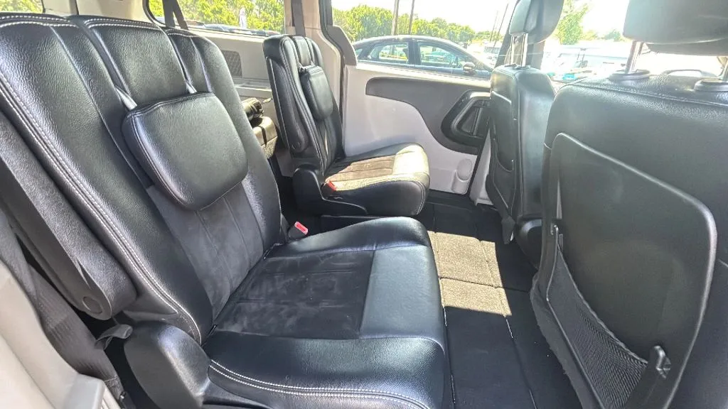 Dodge Grand Caravan photo 18