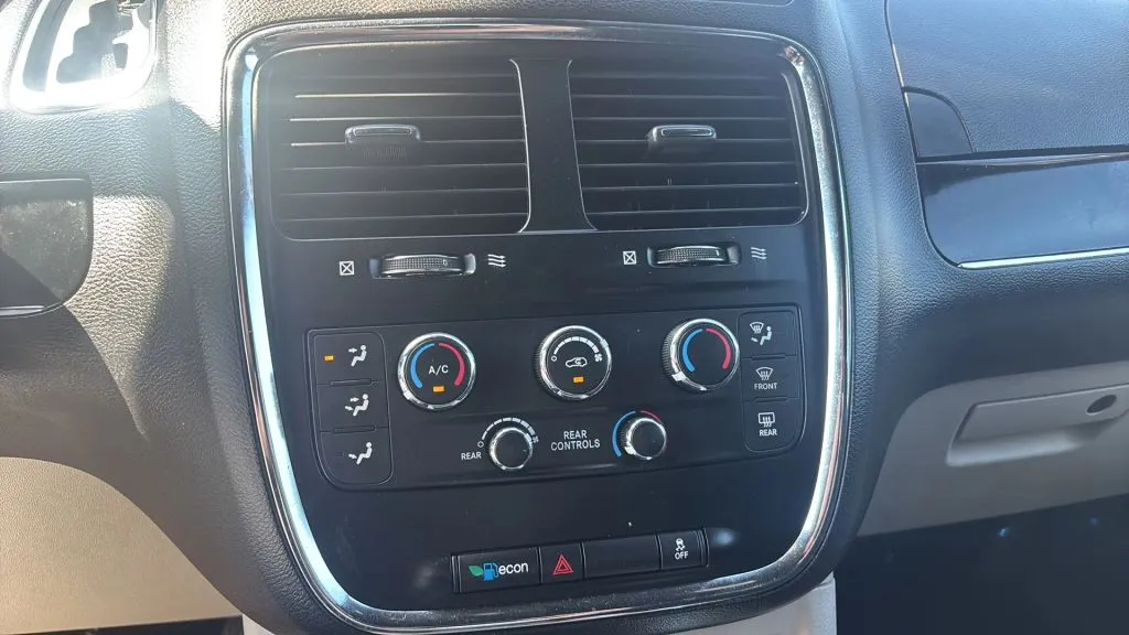 Dodge Grand Caravan photo 25