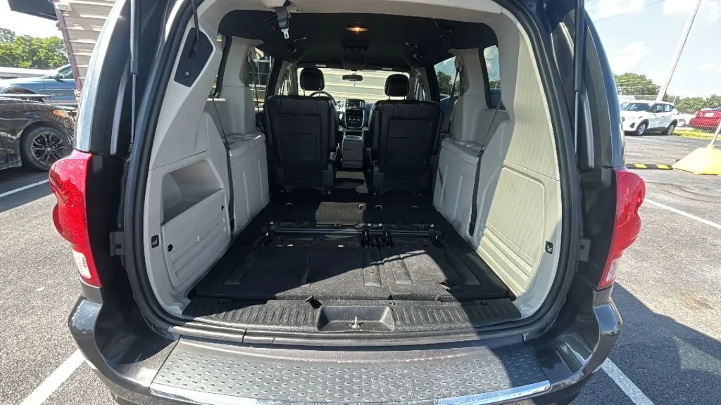 Dodge Grand Caravan photo 16