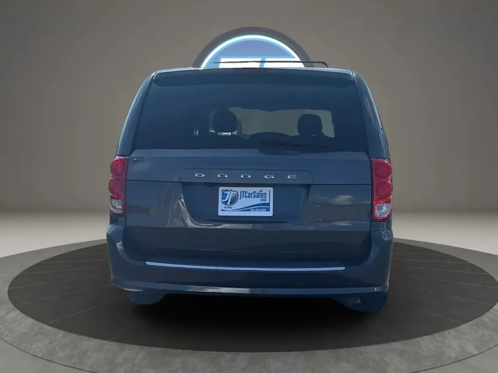 Dodge Grand Caravan photo 9