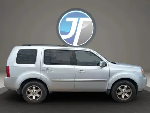Photos of 2011 Honda Pilot Touring Sport Utility 4D for sale in Broken Arrow, OK at JT Wholesale Auto, Inc.