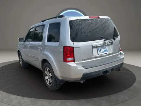 More photos of 2011 Honda Pilot Touring Sport Utility 4D at JT Wholesale Auto, Inc., OK