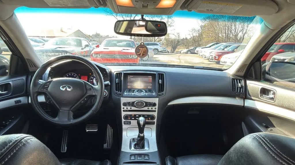 Infiniti G photo 12