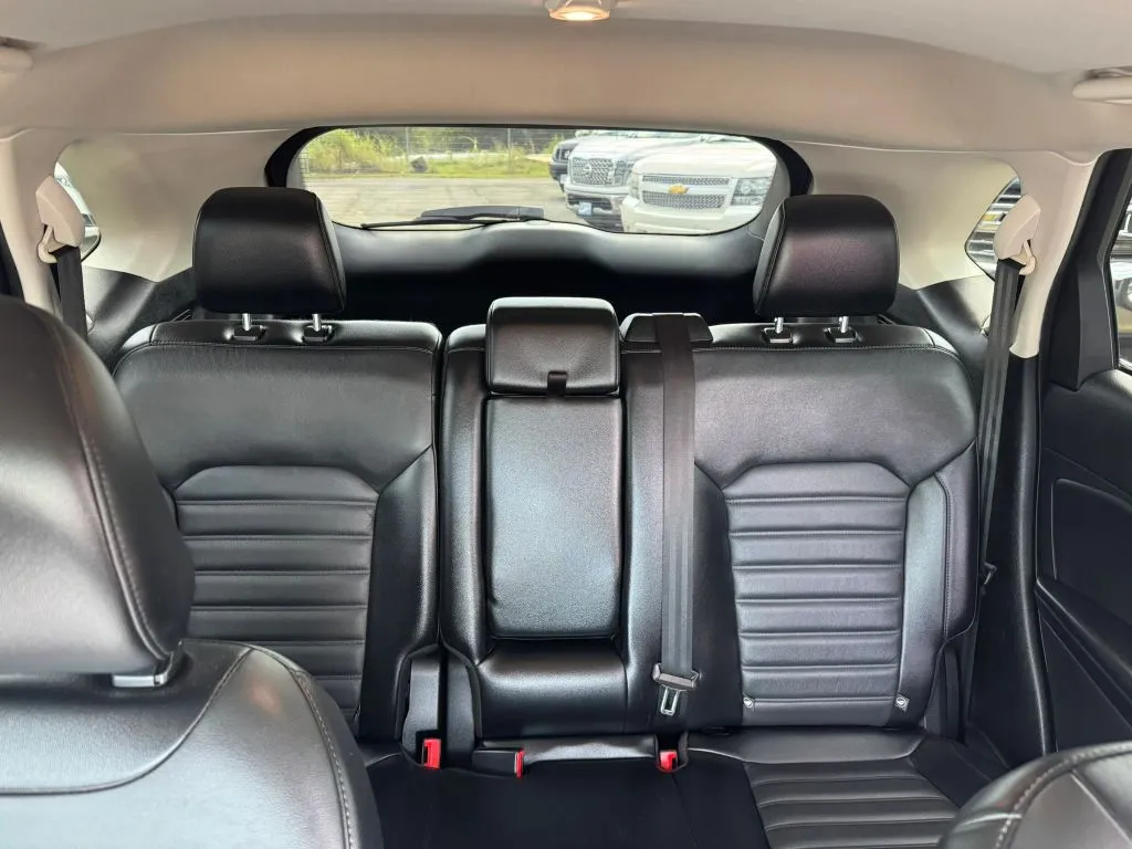 Ford Edge photo 18