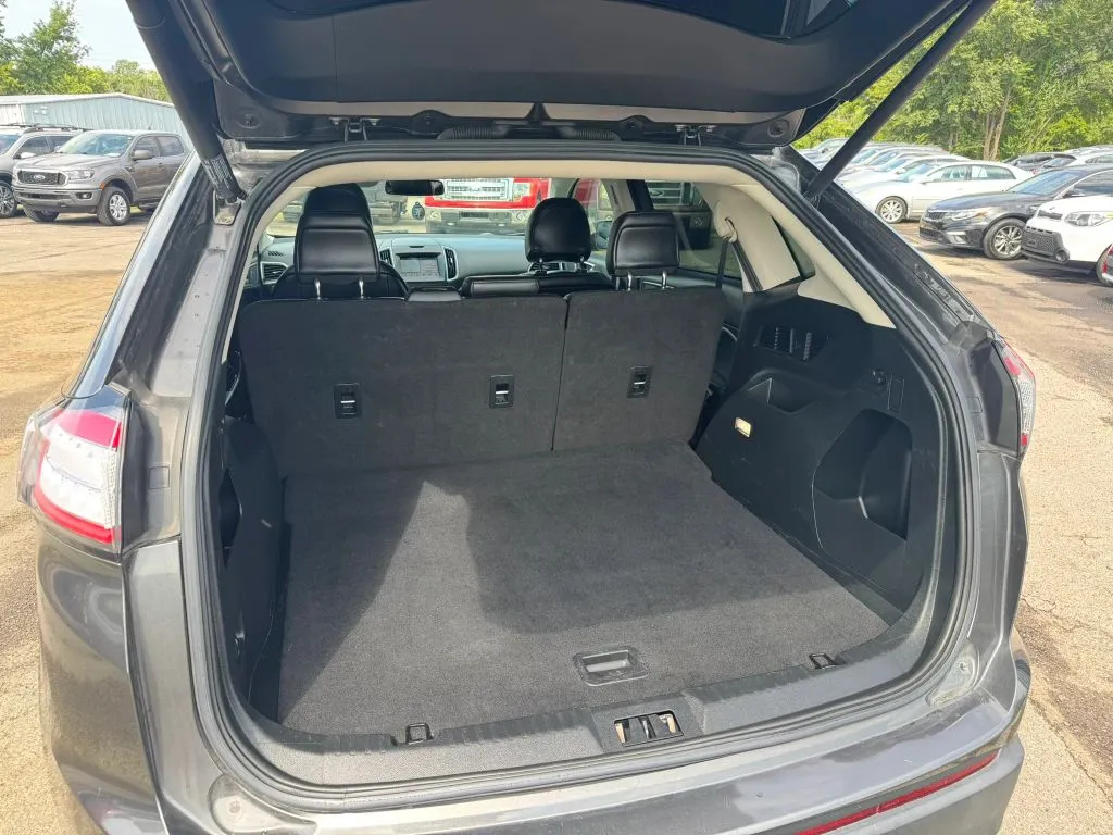 Ford Edge photo 16