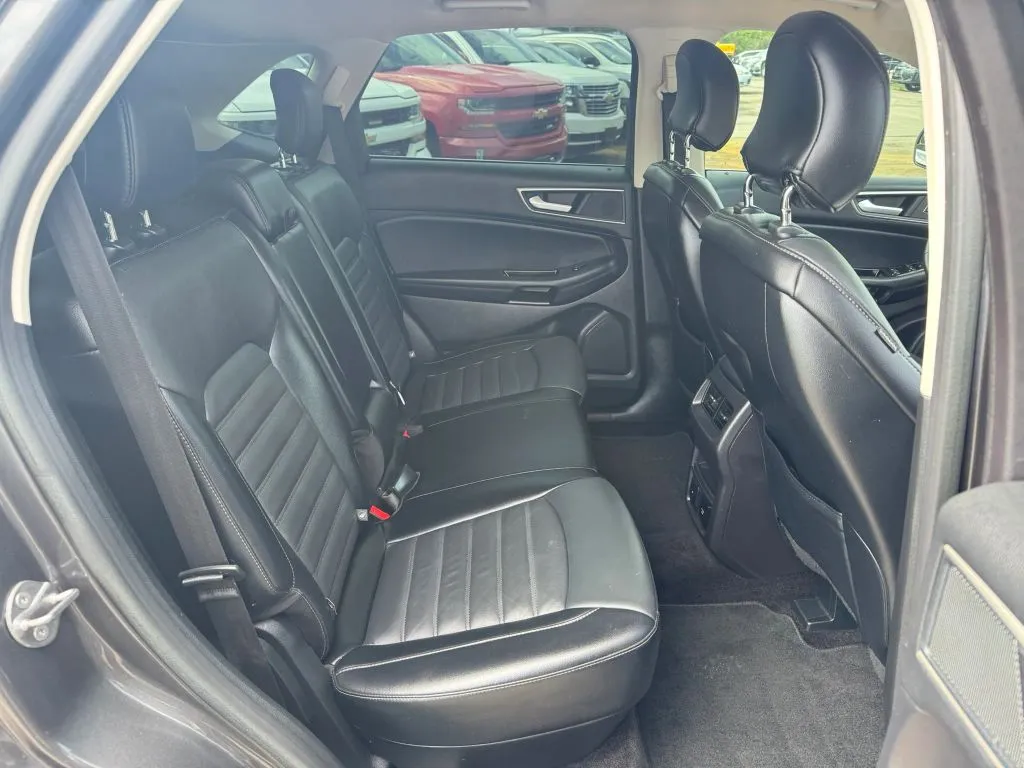 Ford Edge photo 19
