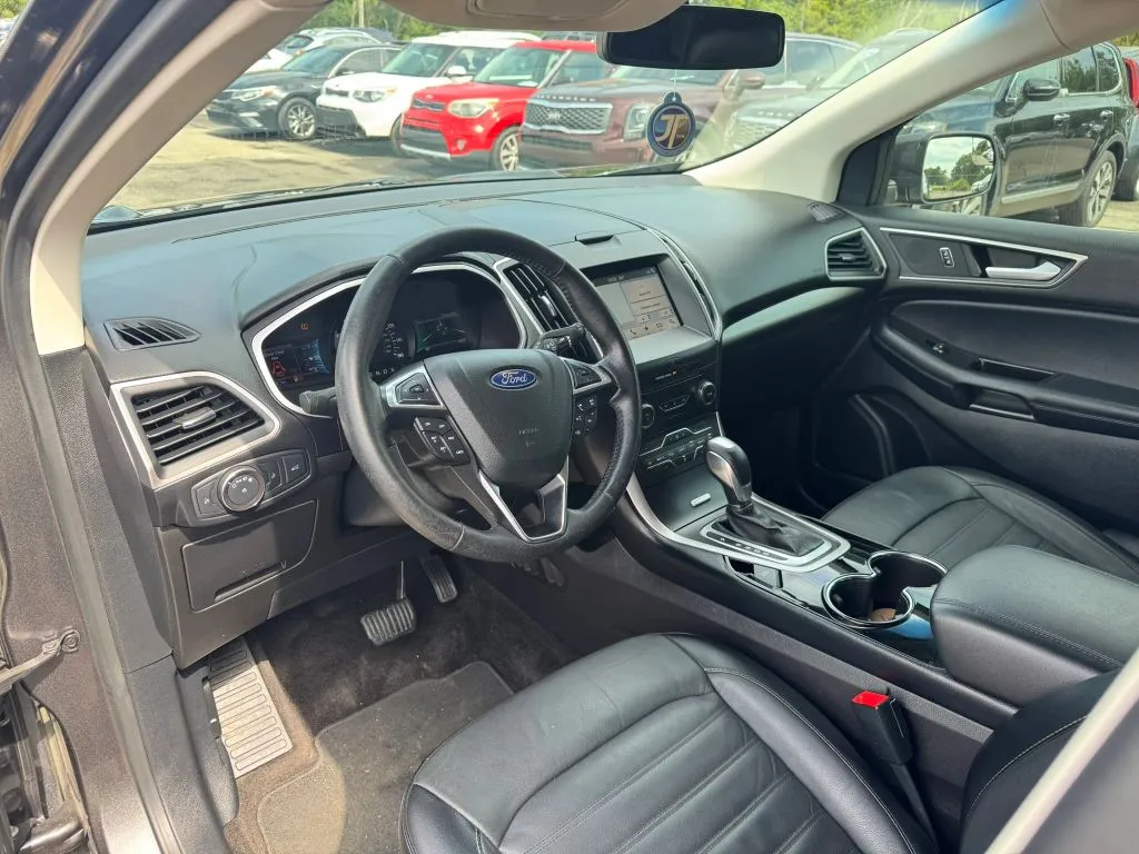 Ford Edge photo 26