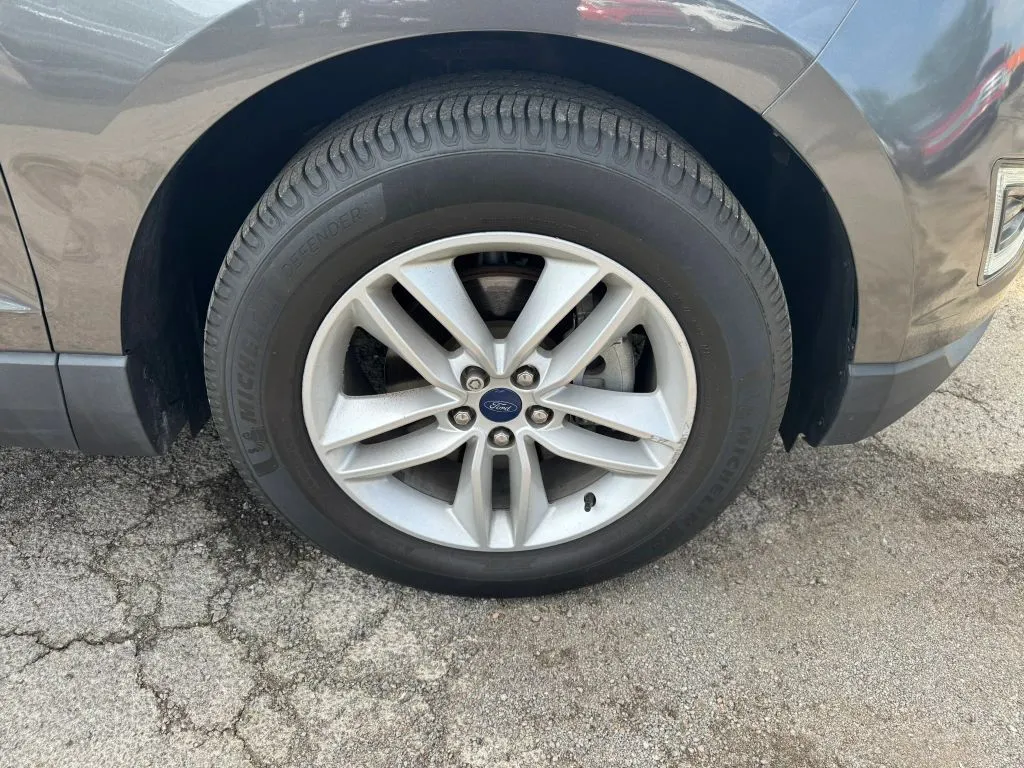 Ford Edge photo 11