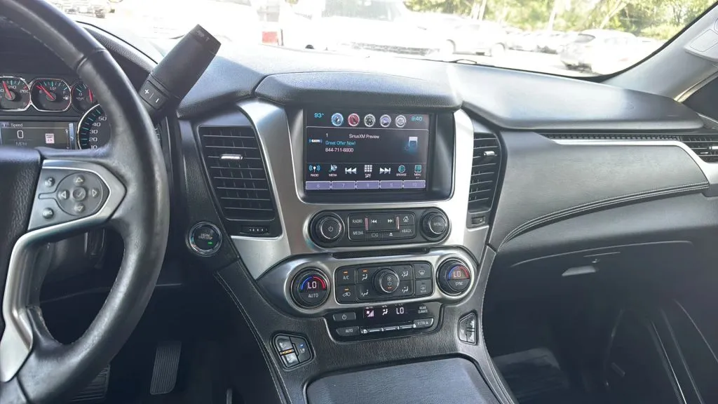Chevrolet Suburban photo 22