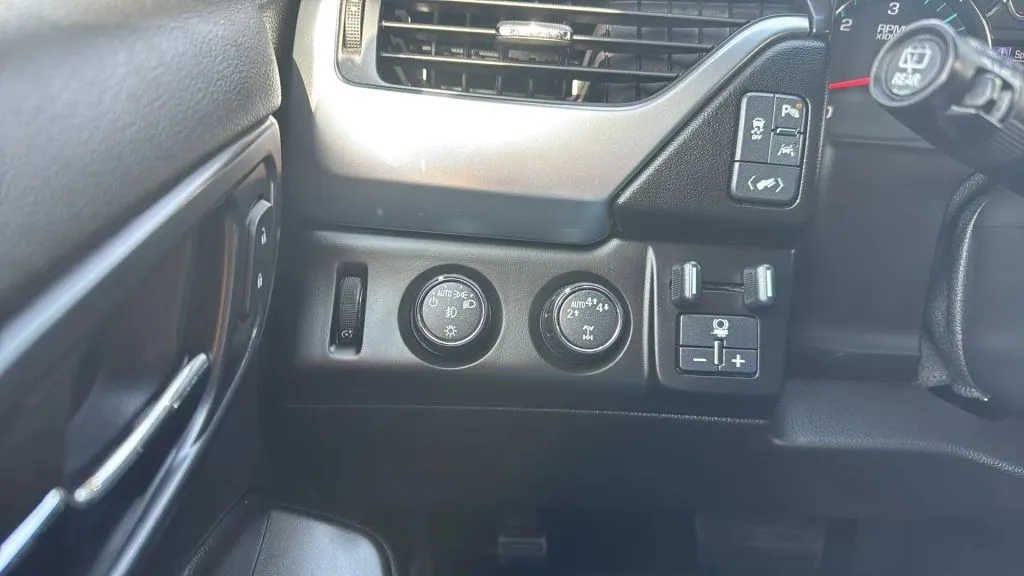 Chevrolet Suburban photo 42