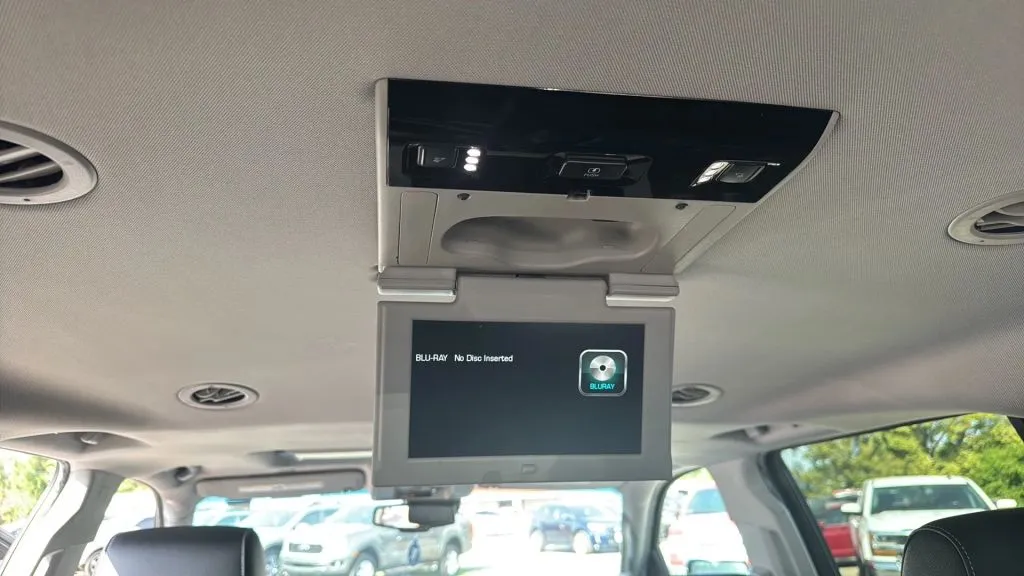 Chevrolet Suburban photo 28
