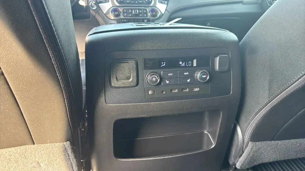 Chevrolet Suburban photo 29