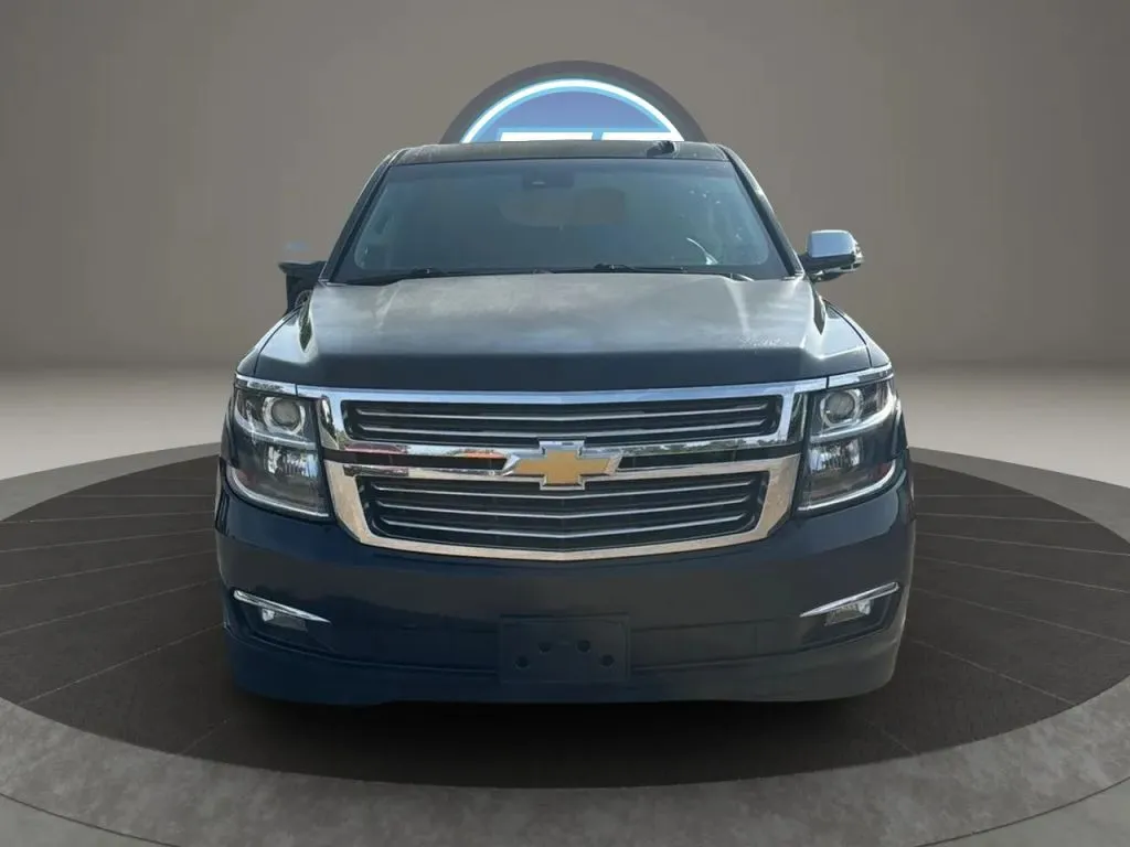 Chevrolet Suburban photo 21