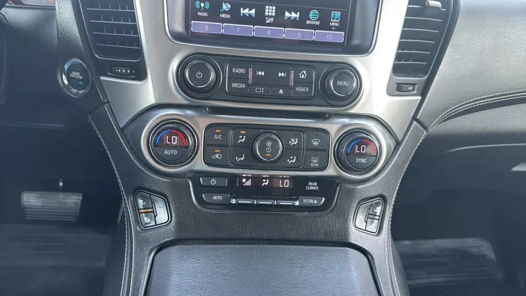 Chevrolet Suburban photo 36
