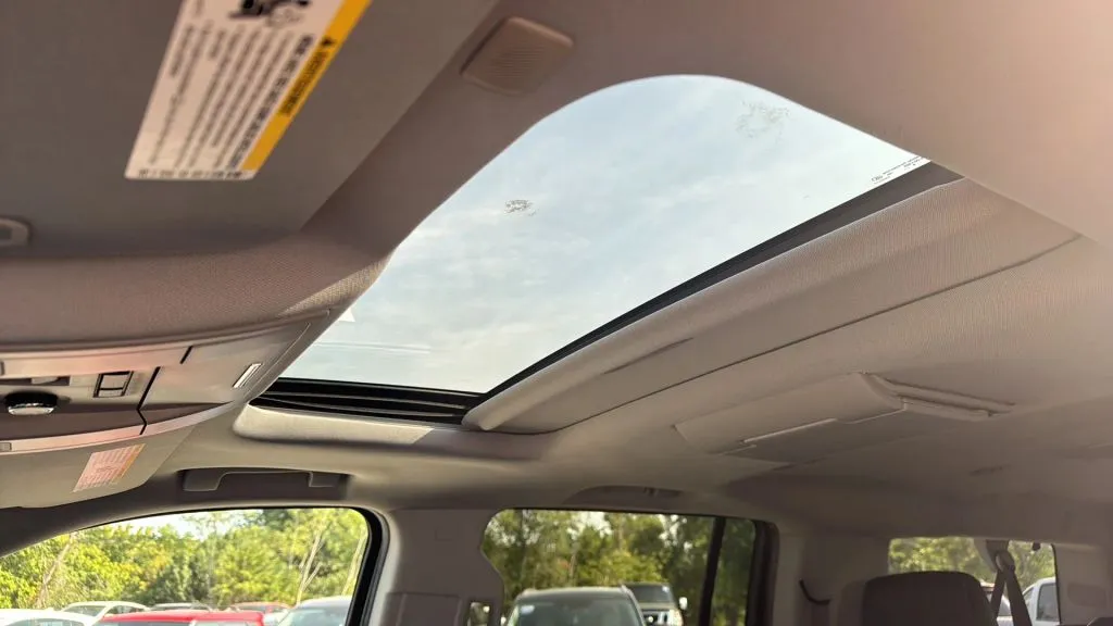 Chevrolet Suburban photo 27