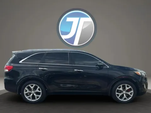 More photos of 2017 Kia Sorento SX Sport Utility 4D at JT Wholesale Auto, Inc., OK
