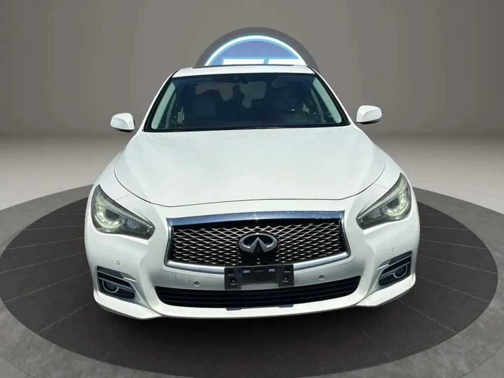 Infiniti Q50 photo 18