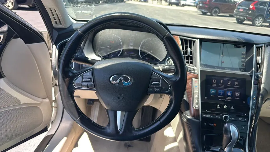 Infiniti Q50 photo 34