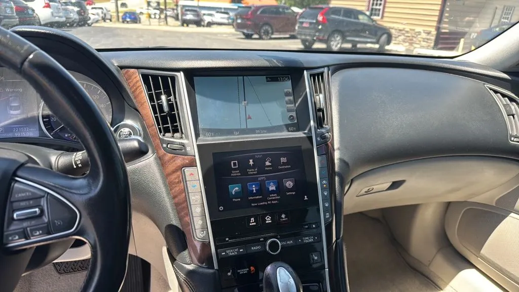 Infiniti Q50 photo 37
