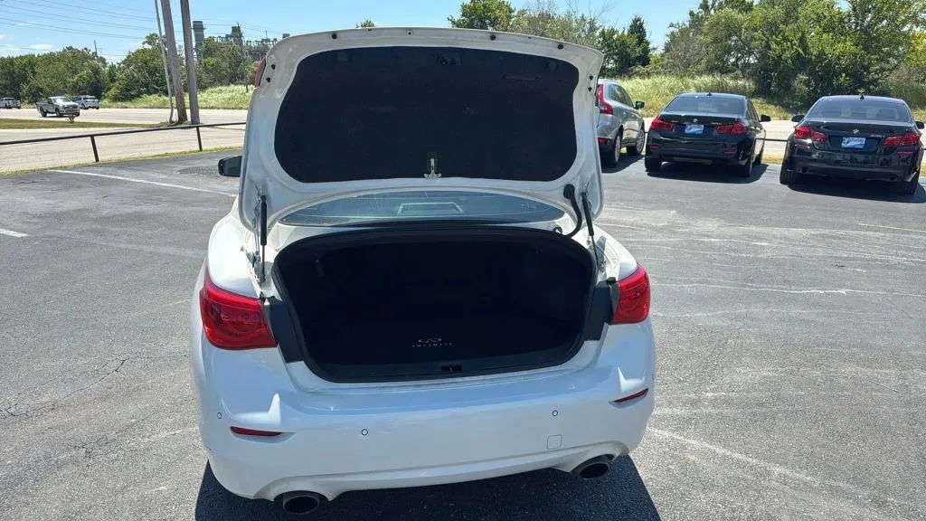 Infiniti Q50 photo 27