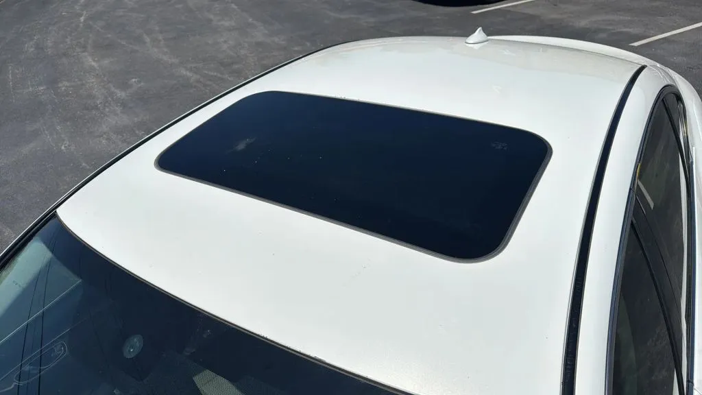 Infiniti Q50 photo 25