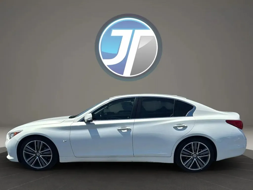 Infiniti Q50 photo 14