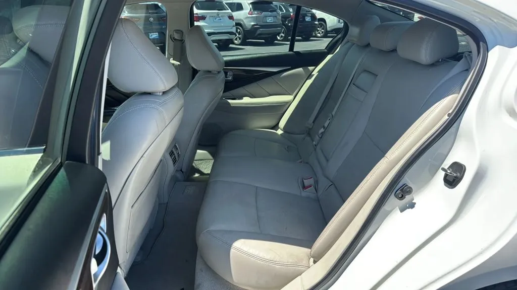 Infiniti Q50 photo 6