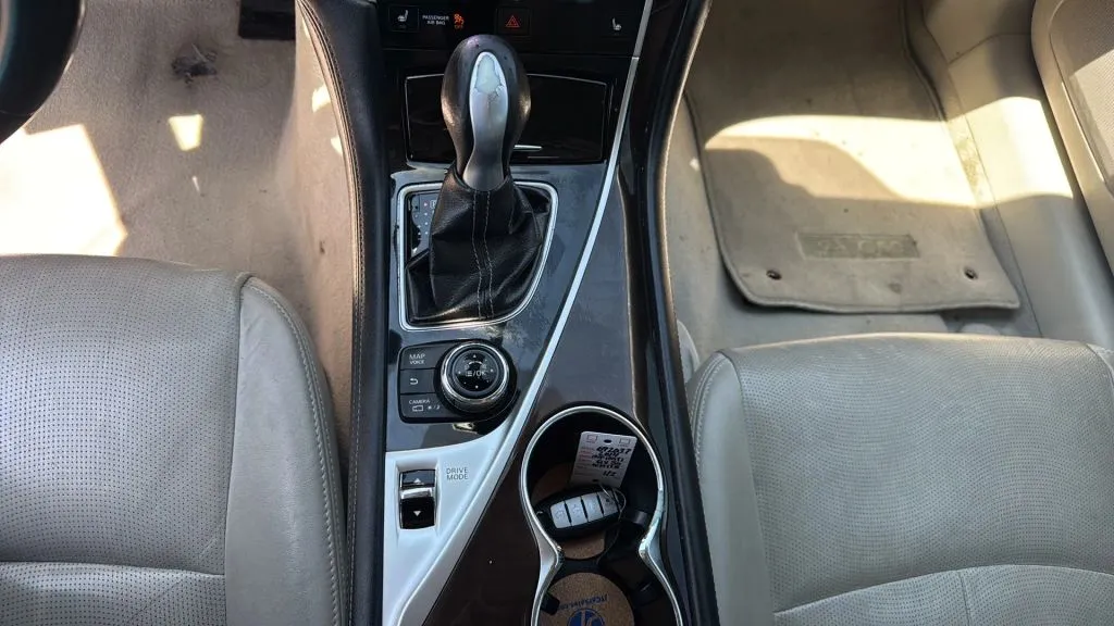 Infiniti Q50 photo 35