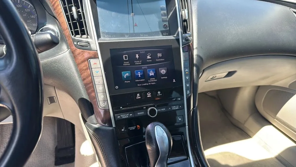 Infiniti Q50 photo 8
